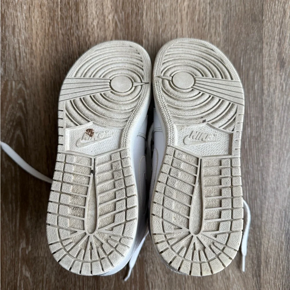 Kids Jordan 1 Mid Sneakers